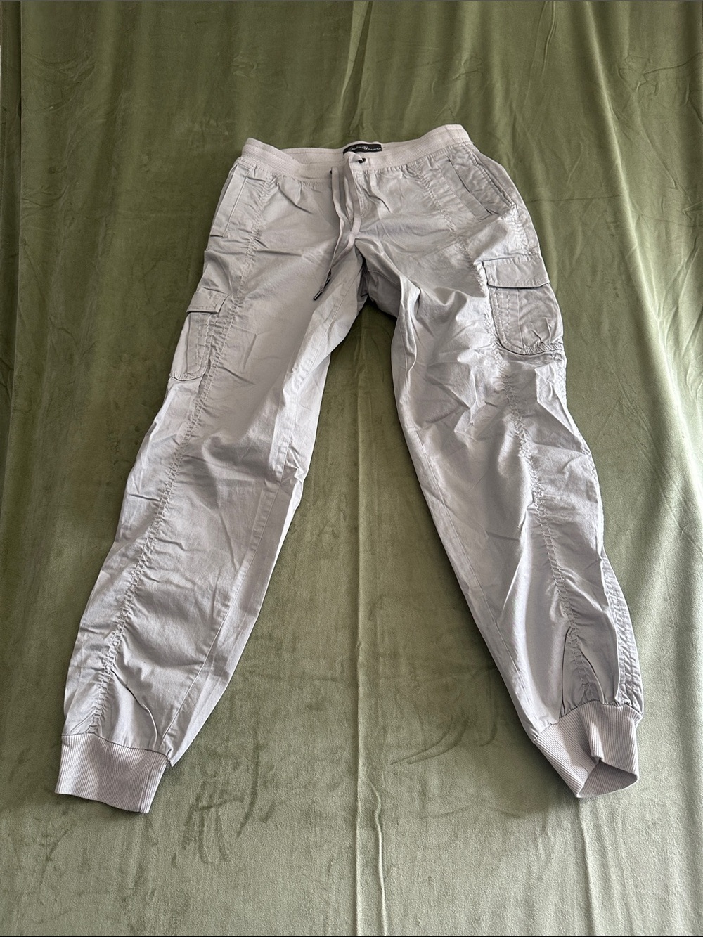 #964 Eddie Bauer Light Gray Cargo Joggers with Drawstring Waist